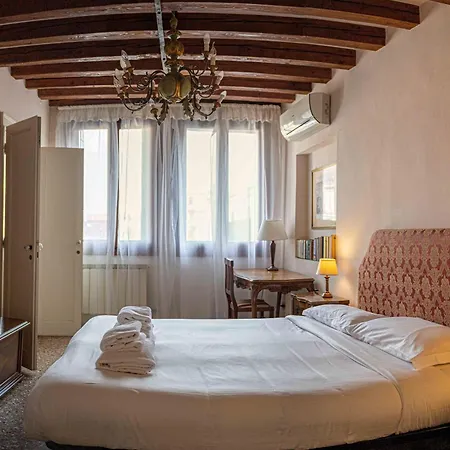 Gorgeous Apartment Behind St.Mark Square Venice Exterior photo
