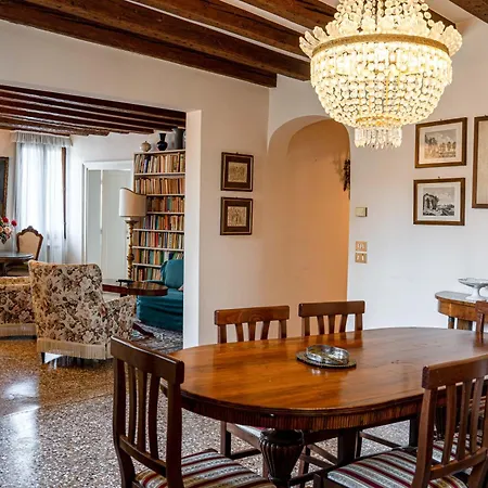 Gorgeous Apartment Behind St.Mark Square Venice Exterior photo